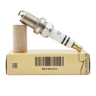 GENUINE VOLKSWAGEN SPARK PLUGS 06H905621